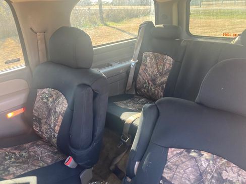 Used 2001 Chevrolet Suburban LT w/ LT Preferred Equipment Group image 13