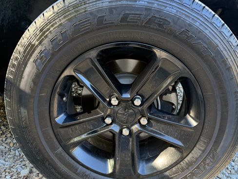 Used 2023 Jeep Wrangler Unlimited Sport image 9