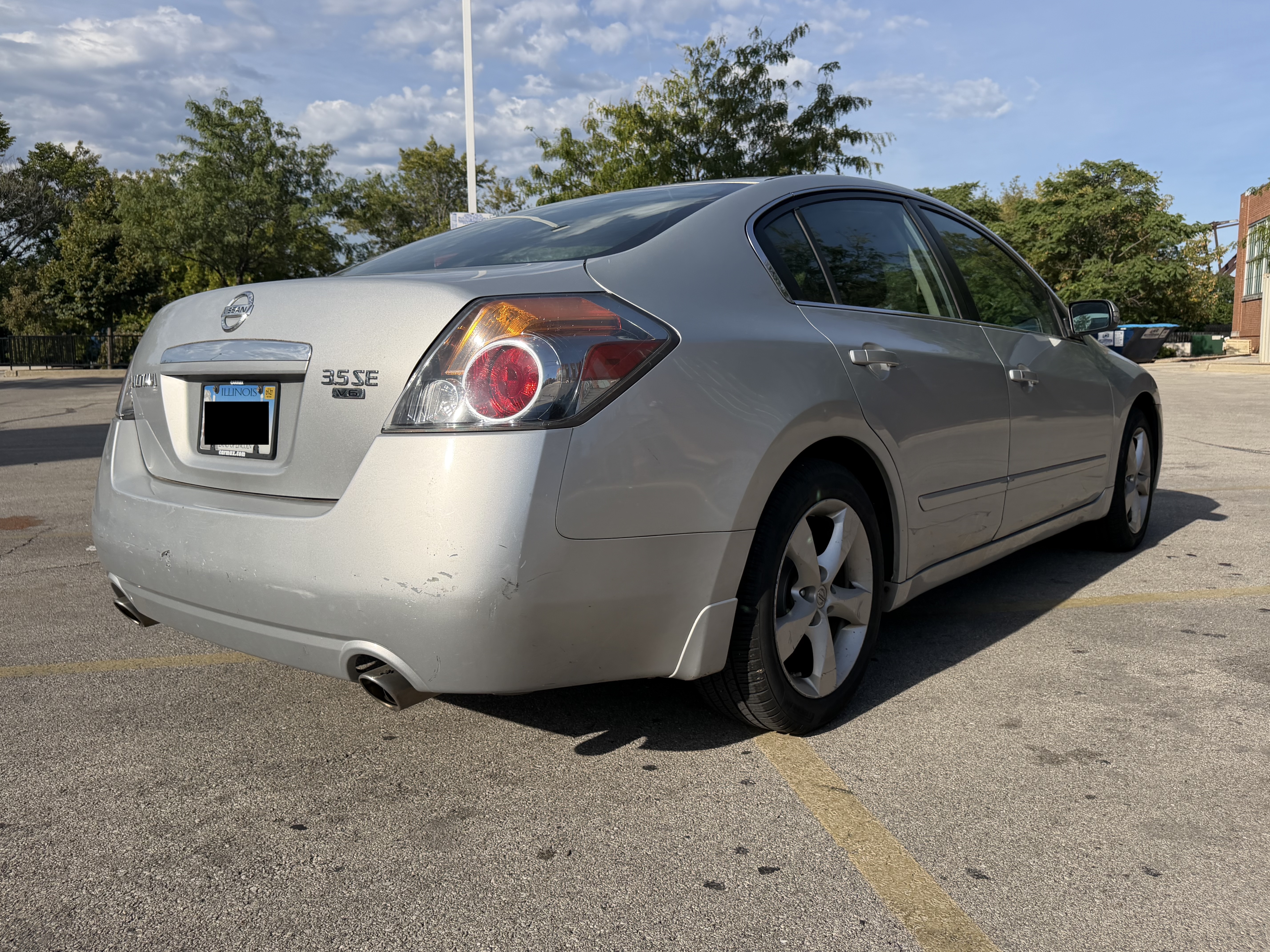 Used 2008 Nissan Altima 3.5 SE FWD image 2