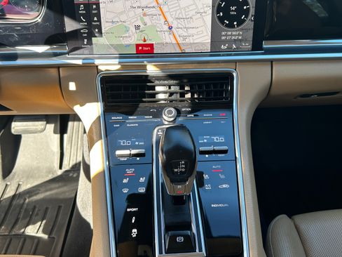 Used 2018 Porsche Panamera image 17