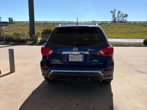 Used 2017 Nissan Pathfinder Platinum w/ Family Entertainment Package image 5