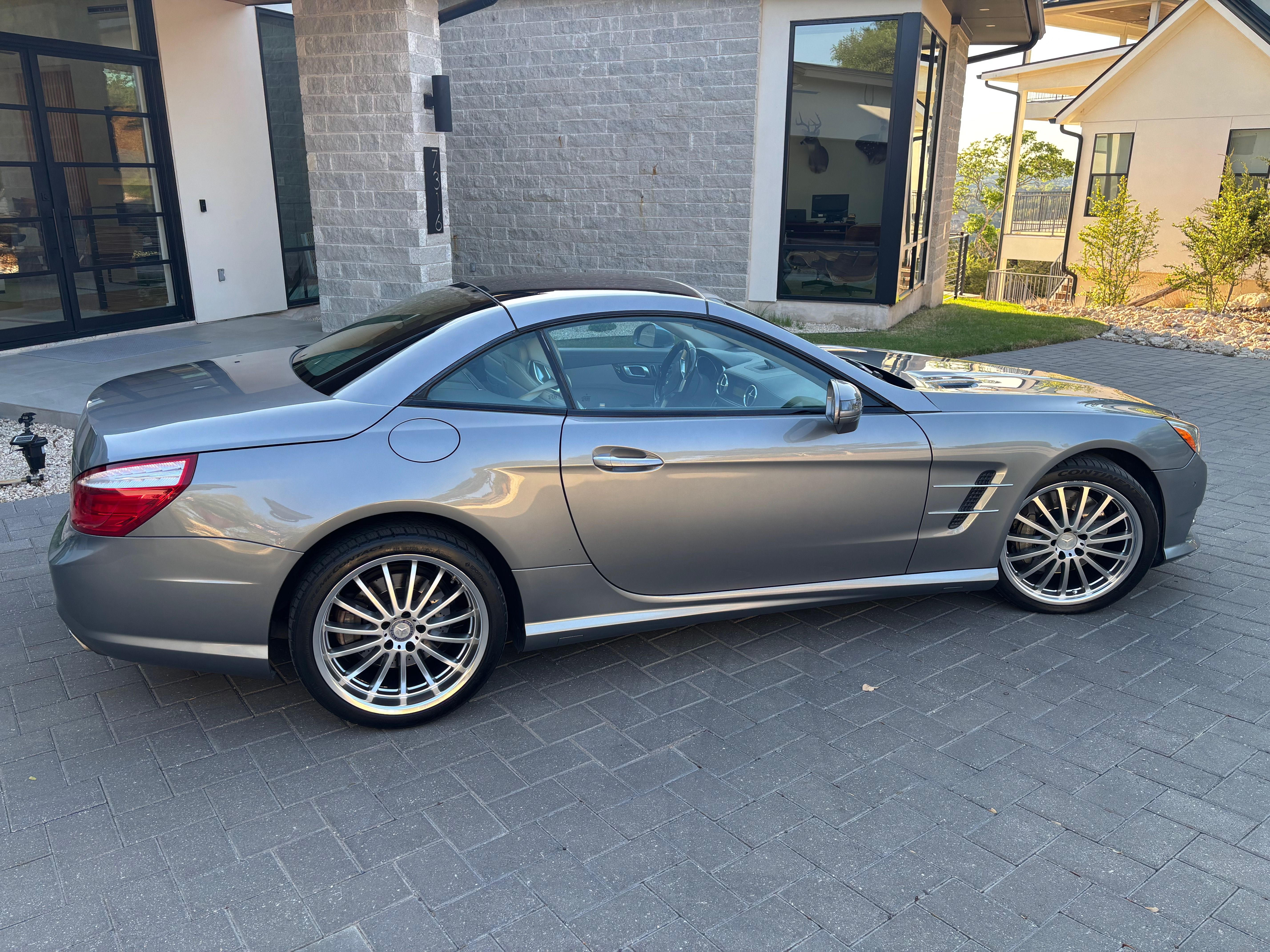 Used 2013 Mercedes-Benz SL 550 image 9