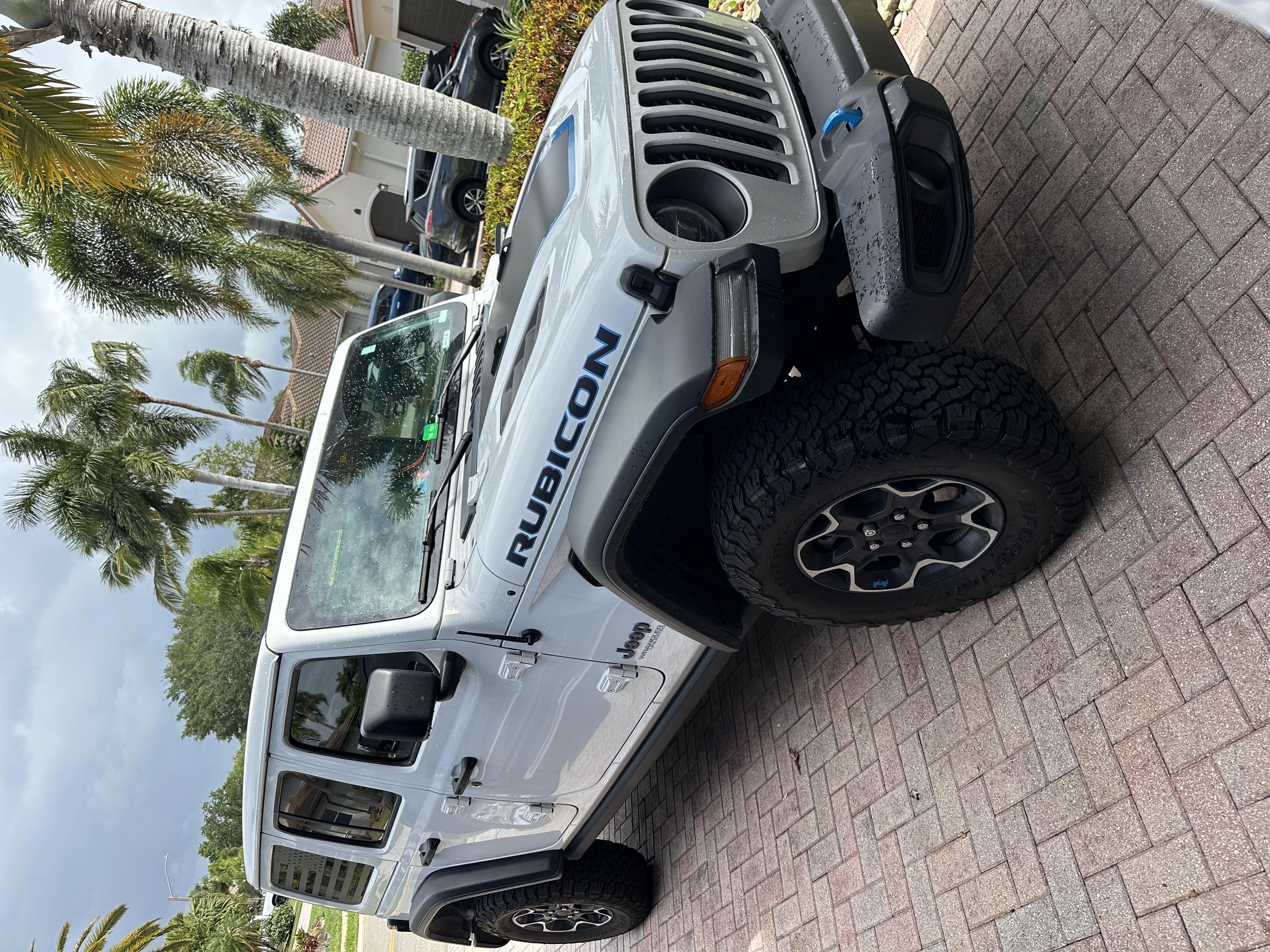 Used 2022 Jeep Wrangler Unlimited Rubicon 4xe w/ Safety Group AWD/4WD image 1