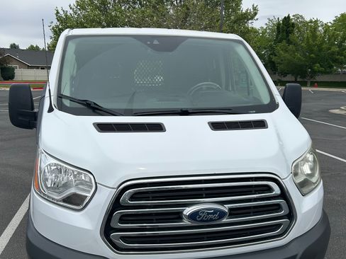 Used 2018 Ford Transit 250 130 Low Roof w/ Exterior Upgrade Package RWD image 6