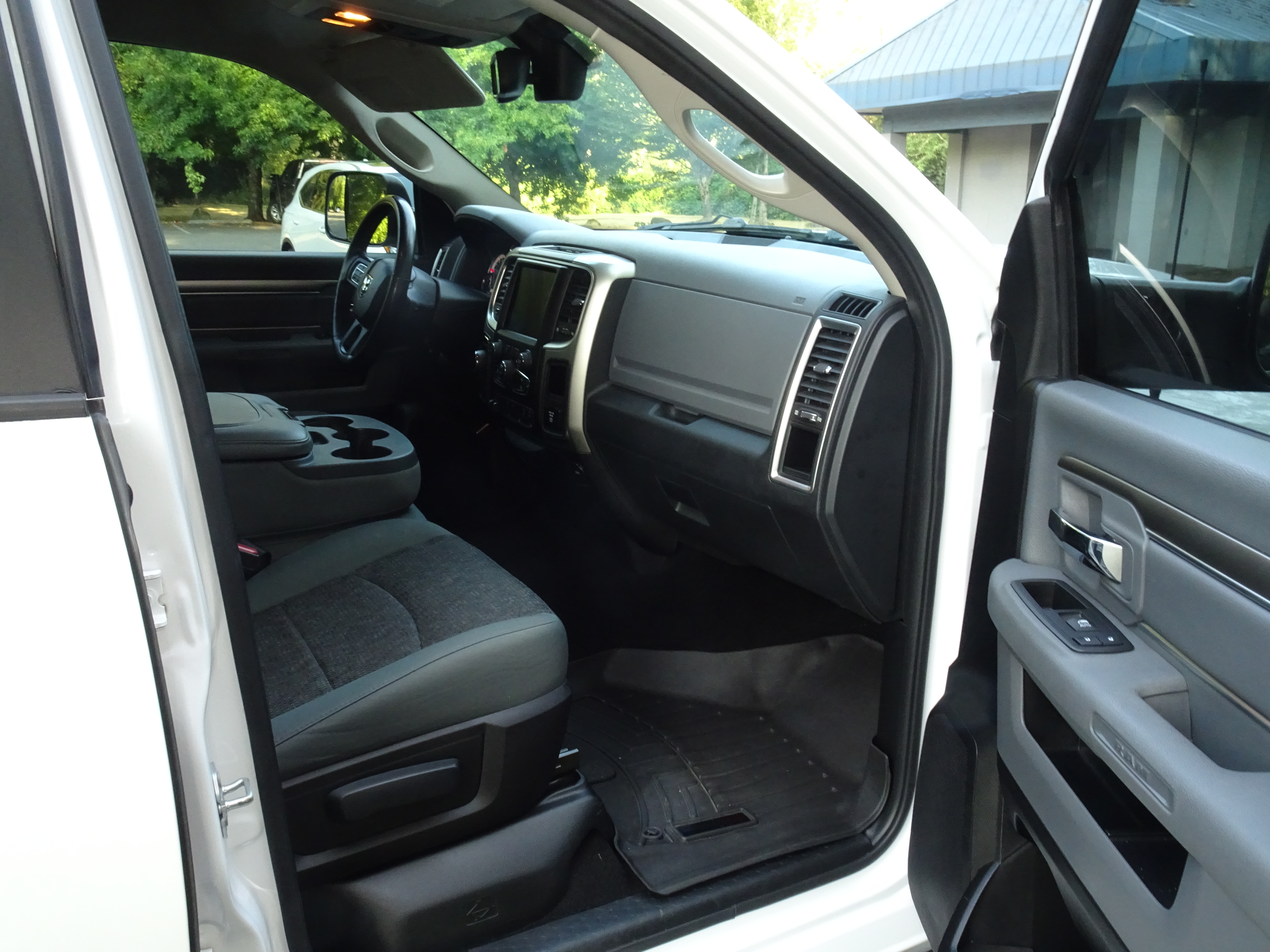 Used 2015 RAM 1500 Big Horn AWD/4WD image 10
