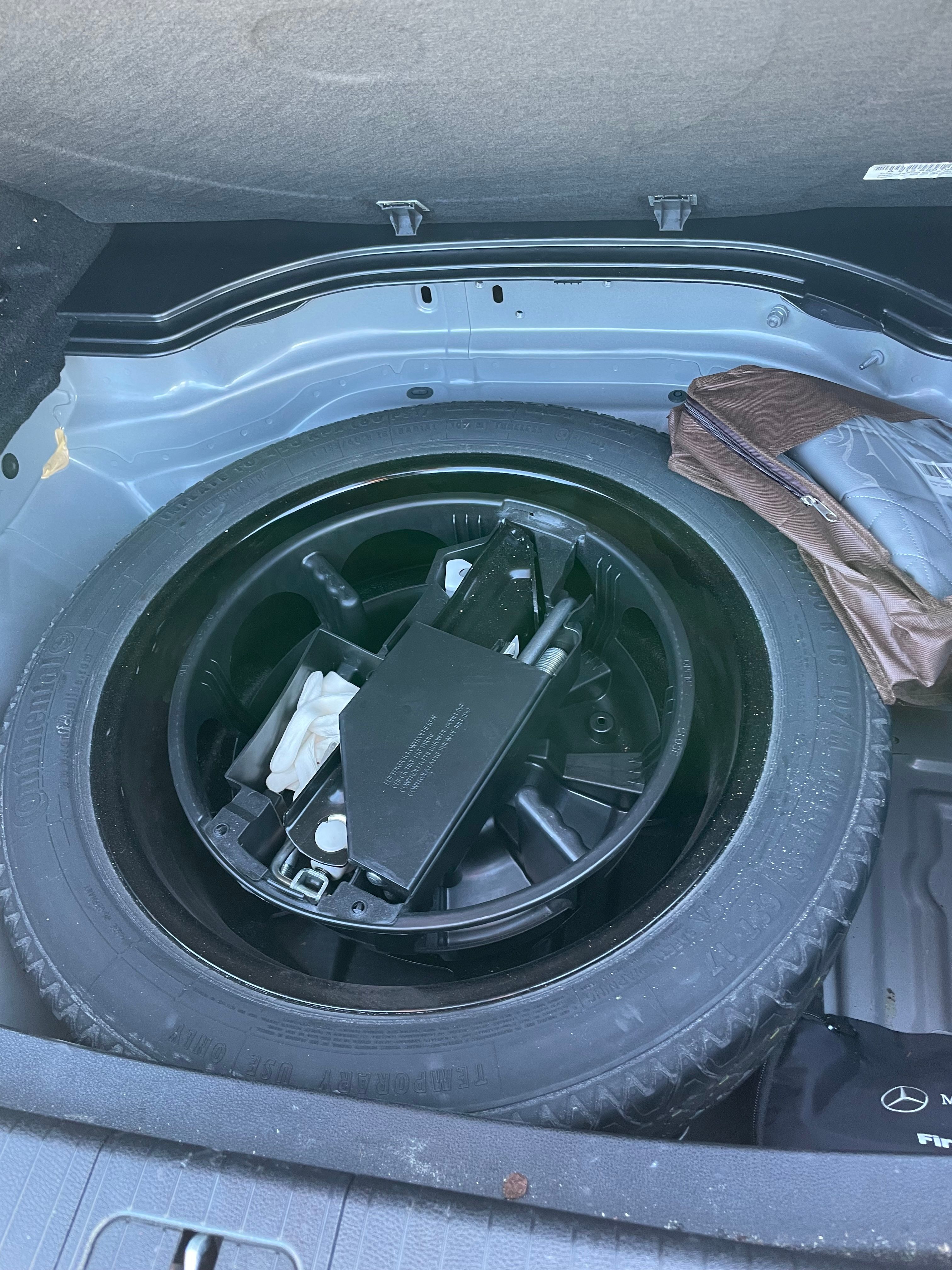 Used 2012 Mercedes-Benz E 550 4MATIC Sedan image 30