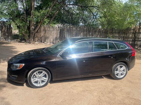 Used 2015 Volvo V60 T5 Premier FWD image 5