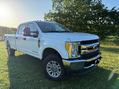 Used 2017 Ford F350 XL w/ STX Appearance Package AWD/4WD image 11