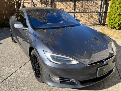 Used 2016 Tesla Model S 90D image 8