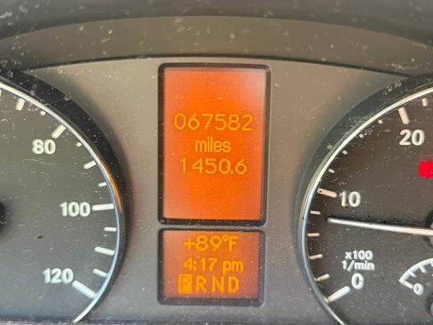 Used 2016 Mercedes-Benz Sprinter 2500 image 10
