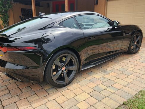 Used 2018 Jaguar F-TYPE 400 Sport RWD image 11