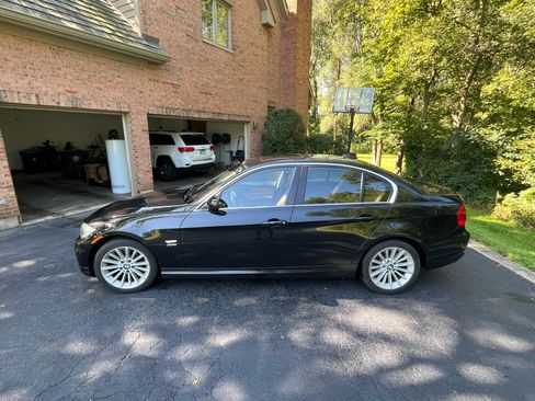Used 2011 BMW 335i xDrive Sedan AWD/4WD image 5