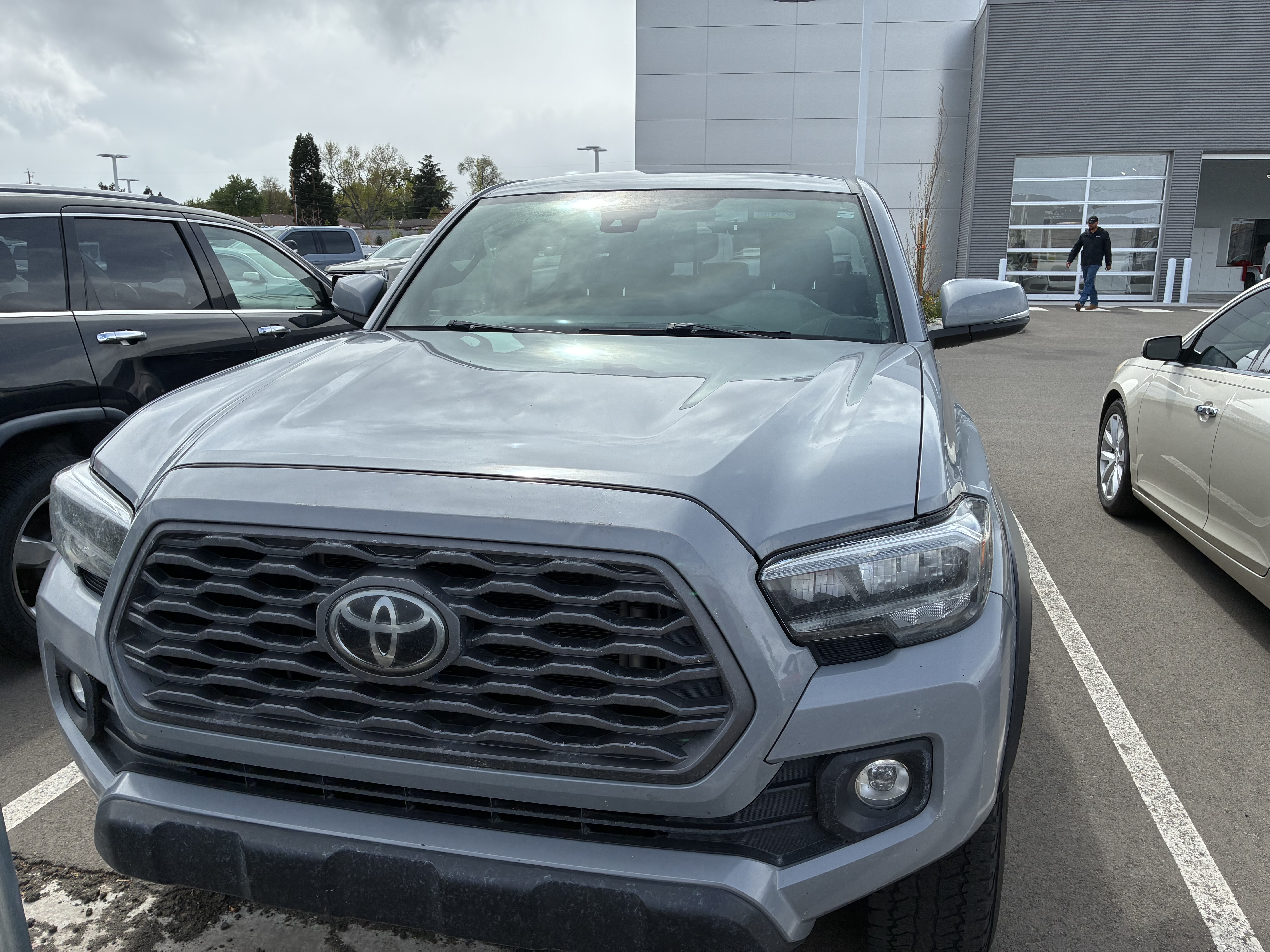 Used 2020 Toyota Tacoma TRD Off-Road w/ Technology Package AWD/4WD image 4