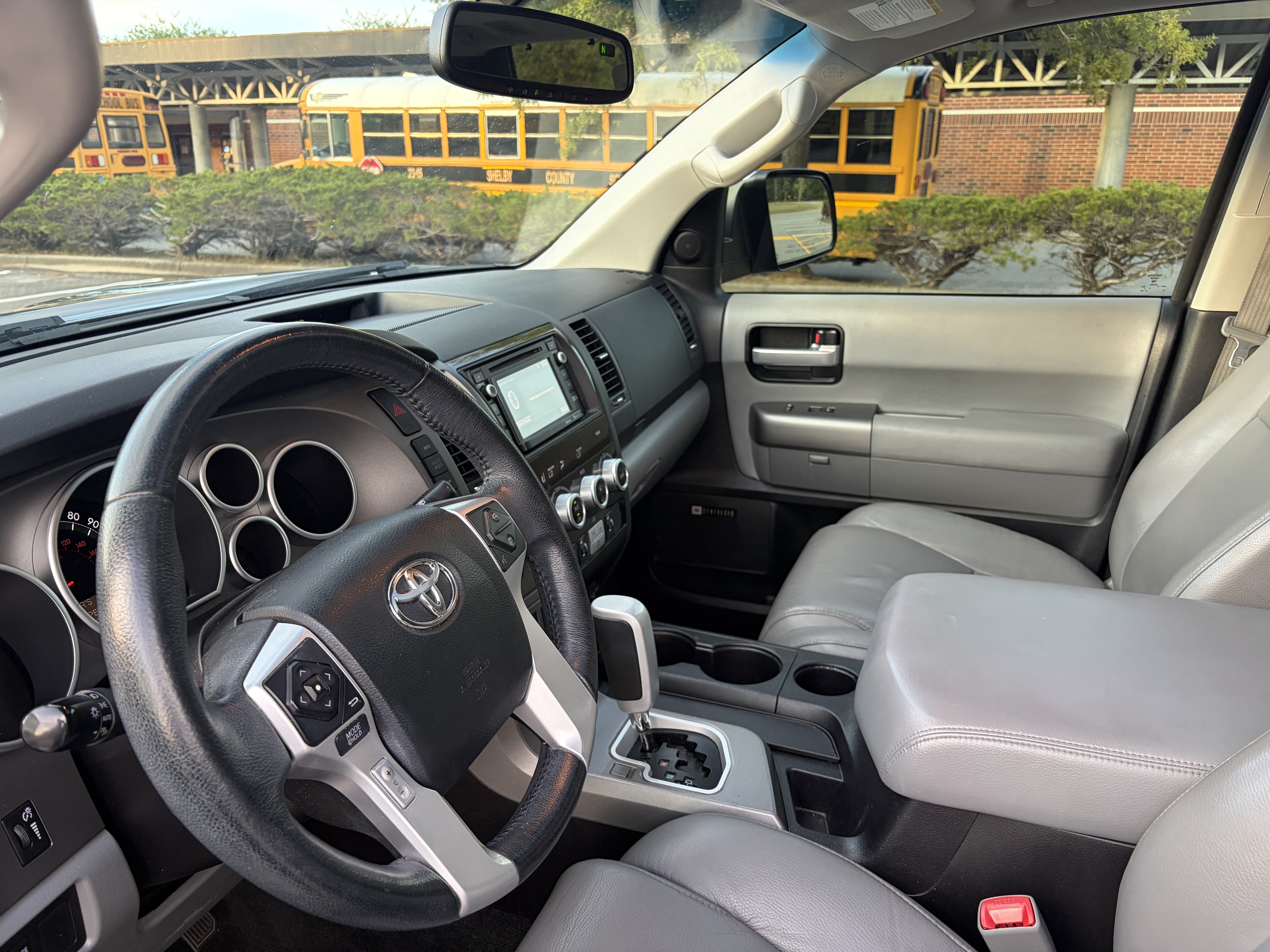 Used 2016 Toyota Sequoia Limited w/ Safety & Convenience Package RWD image 19