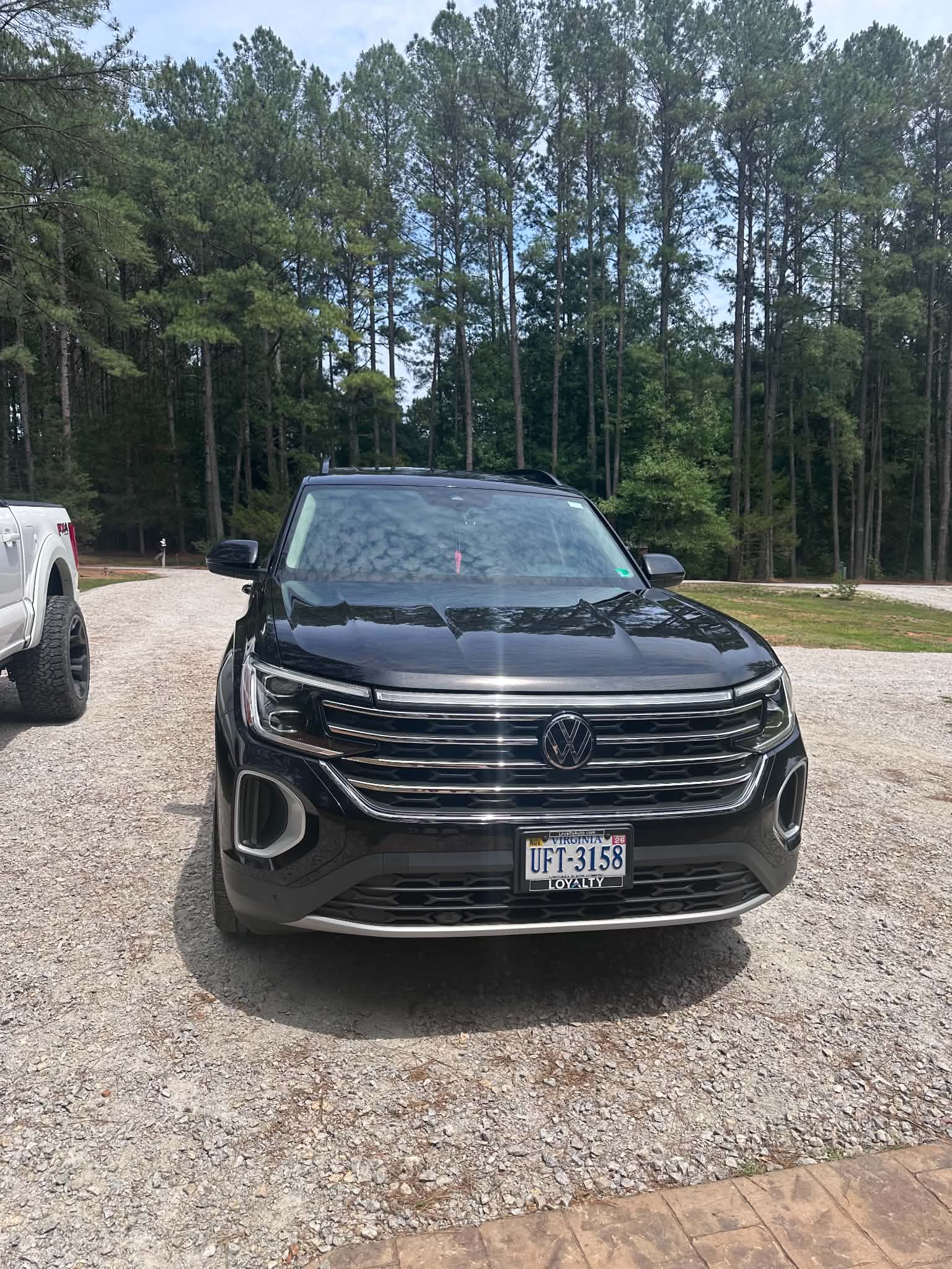 Used 2024 Volkswagen Atlas SE AWD/4WD image 1