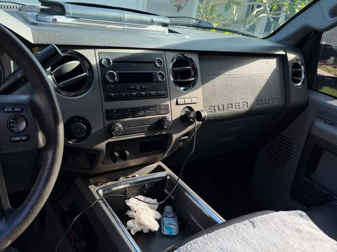 Used 2011 Ford F250 XLT w/ XLT Premium Pkg RWD image 6