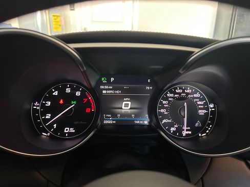 Used 2018 Alfa Romeo Giulia Quadrifoglio w/ Driver Assist Dynamic Package RWD image 9