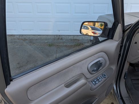 Used 1999 GMC Suburban 2WD w/ Marketing Opt Pkg 2 image 20