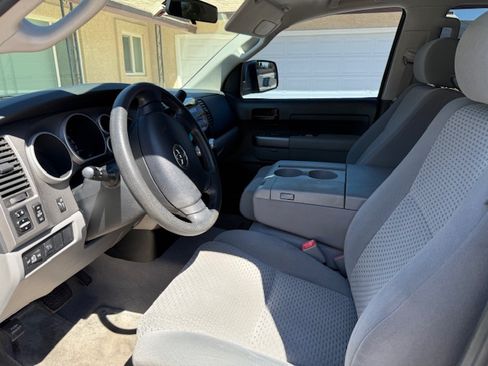 Used 2011 Toyota Tundra SR5 w/ Tow Pkg image 7