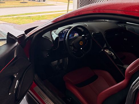 Used 2021 Ferrari Roma image 18