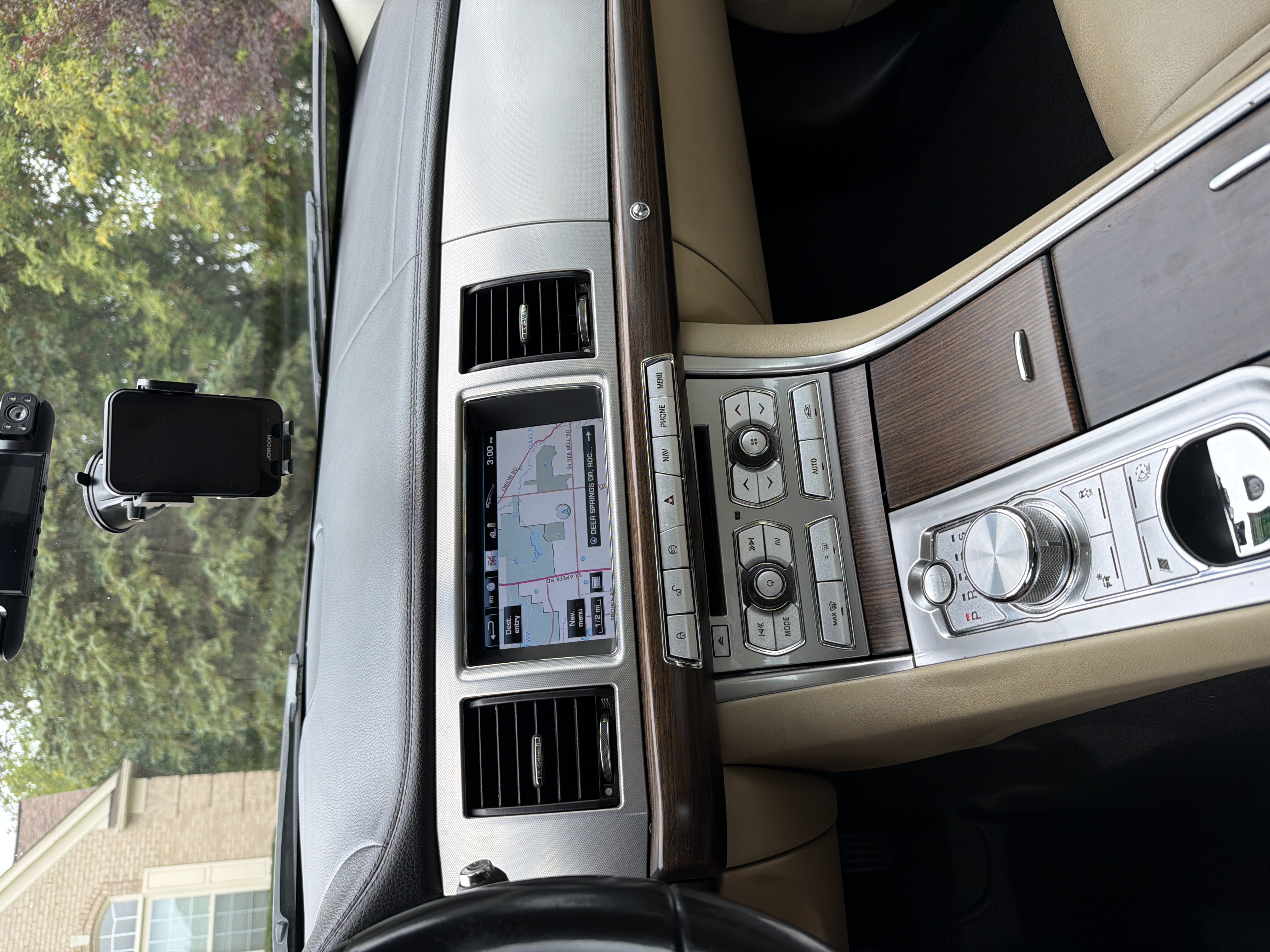 Used 2013 Jaguar XF RWD image 9