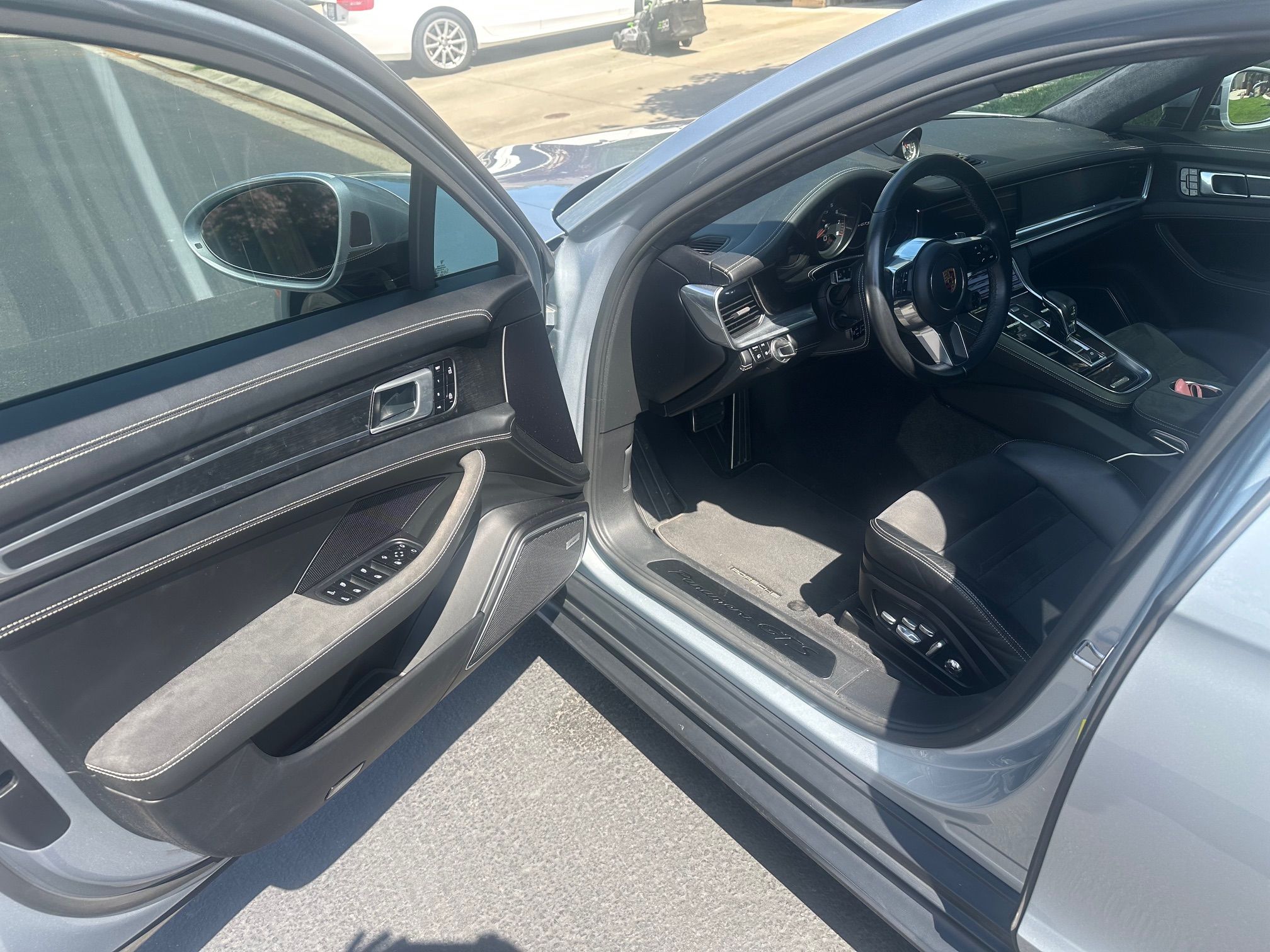 Used 2019 Porsche Panamera GTS AWD/4WD image 16