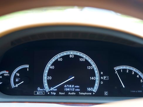 Used 2010 Mercedes-Benz S 550 4MATIC image 13