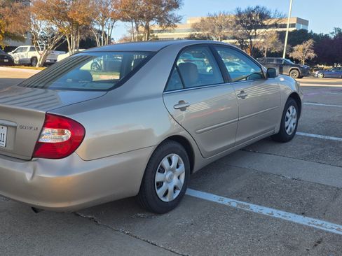 Used 2004 Toyota Camry LE image 4