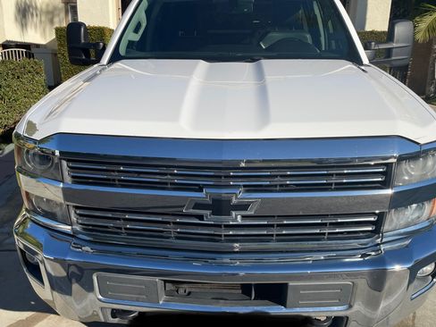 Used 2015 Chevrolet Silverado 2500 LT w/ LT Convenience Package image 2