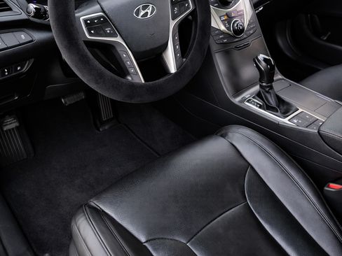 Used 2013 Hyundai Azera w/ Technology Pkg image 2