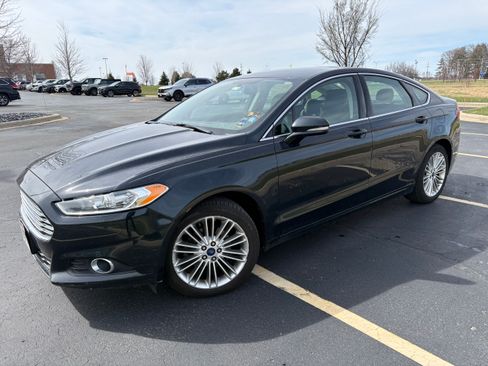 Used 2014 Ford Fusion SE w/ Equipment Group 202A image 4