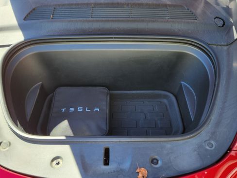 Used 2022 Tesla Model Y Performance image 19