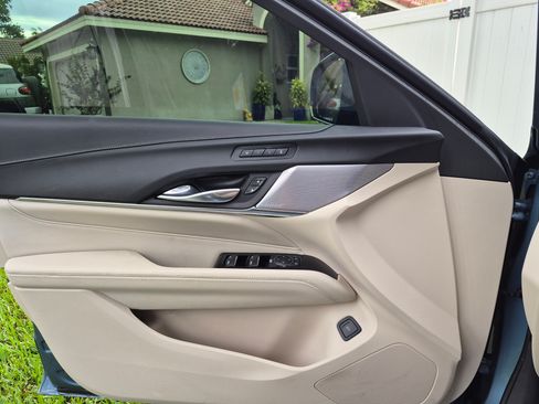 Used 2024 Cadillac CT4 Premium Luxury RWD image 6