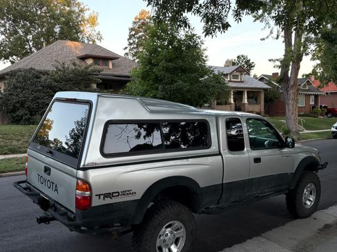 Used 2004 Toyota Tacoma 4x4 Xtracab V6 w/ Convenience Pkg image 10
