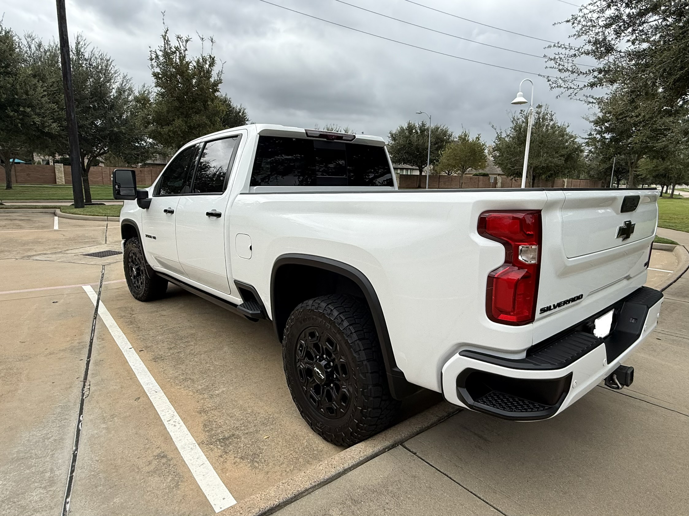 Used 2024 Chevrolet Silverado 3500 LTZ w/ LTZ Plus Package AWD/4WD image 5