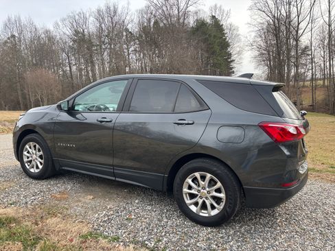 Used 2020 Chevrolet Equinox LS w/ LS Convenience Package image 1