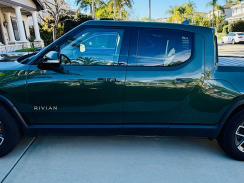 Used 2022 Rivian R1T Adventure image 12