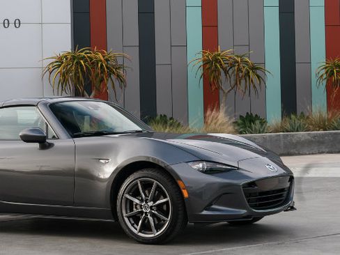Used 2019 MAZDA MX-5 Miata RF Grand Touring w/ GT-S Package image 8