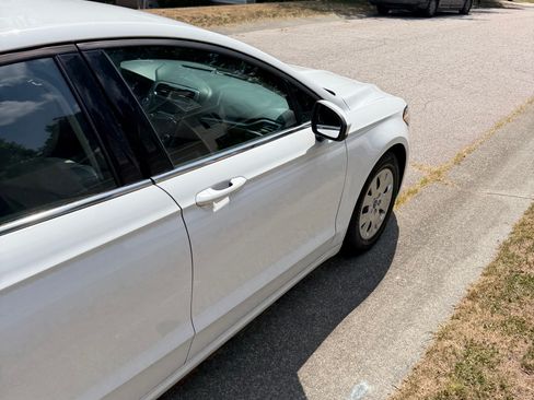 Used 2019 Ford Fusion S FWD image 4