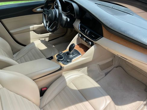 Used 2018 Alfa Romeo Giulia Ti w/ Quick Order Package 22X Lusso image 10