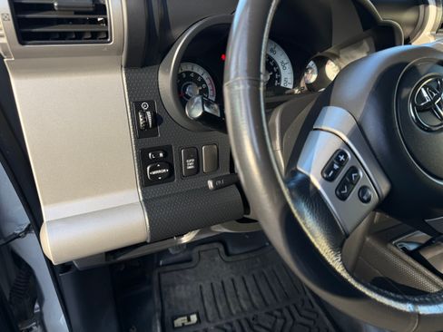 Used 2008 Toyota FJ Cruiser 4WD image 15