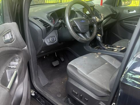 Used 2018 Ford Escape SE w/ SE Sync 3 Package AWD/4WD image 5