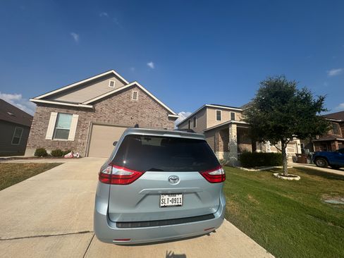 Used 2016 Toyota Sienna XLE image 8