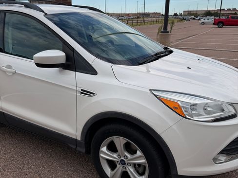 Used 2013 Ford Escape SE FWD image 2