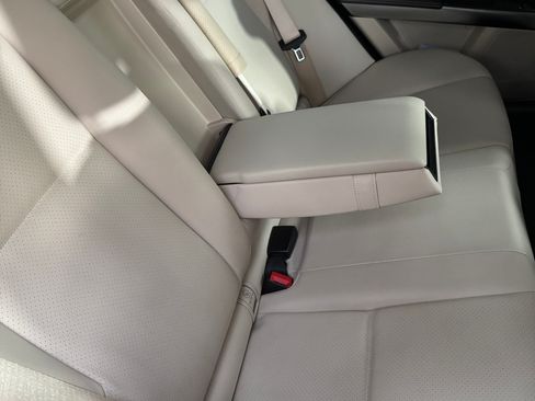 Used 2013 Mercedes-Benz GLK 350 2WD image 14