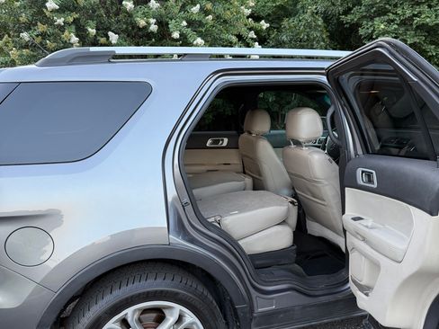 Used 2014 Ford Explorer Limited w/ Equipment Group 301A FWD image 12
