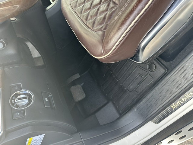 Used 2013 Mercedes-Benz GL 550 4MATIC image 17