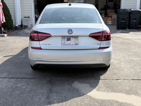 Used 2017 Volkswagen Passat 1.8T SE image 5