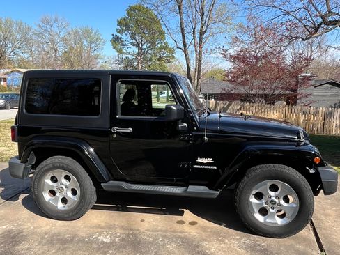 Used 2015 Jeep Wrangler Sahara image 8