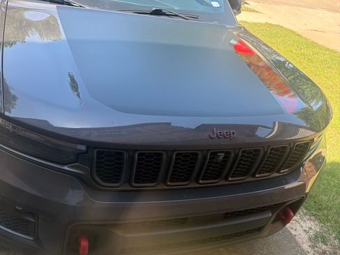 Used 2022 Jeep Grand Cherokee Trailhawk w/ Luxury Tech Group III AWD/4WD image 4